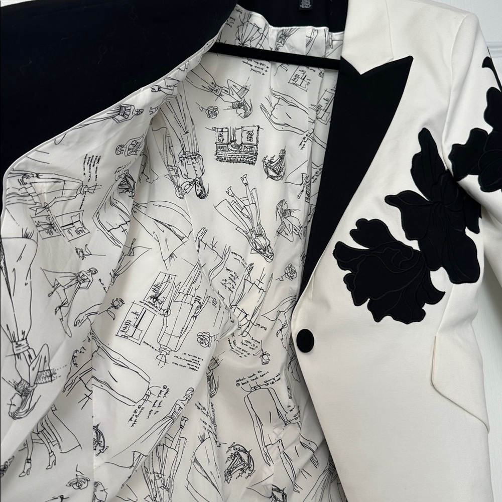 White House Black Market Black and White Floral Blazer - Picture 6 of 8